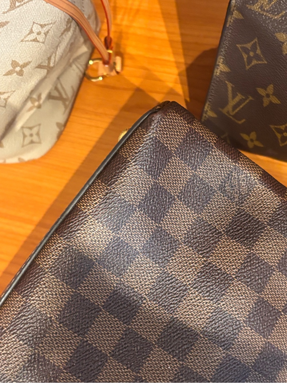 Gorgeous Louis Vuitton Riverside - Picture 10 of 16